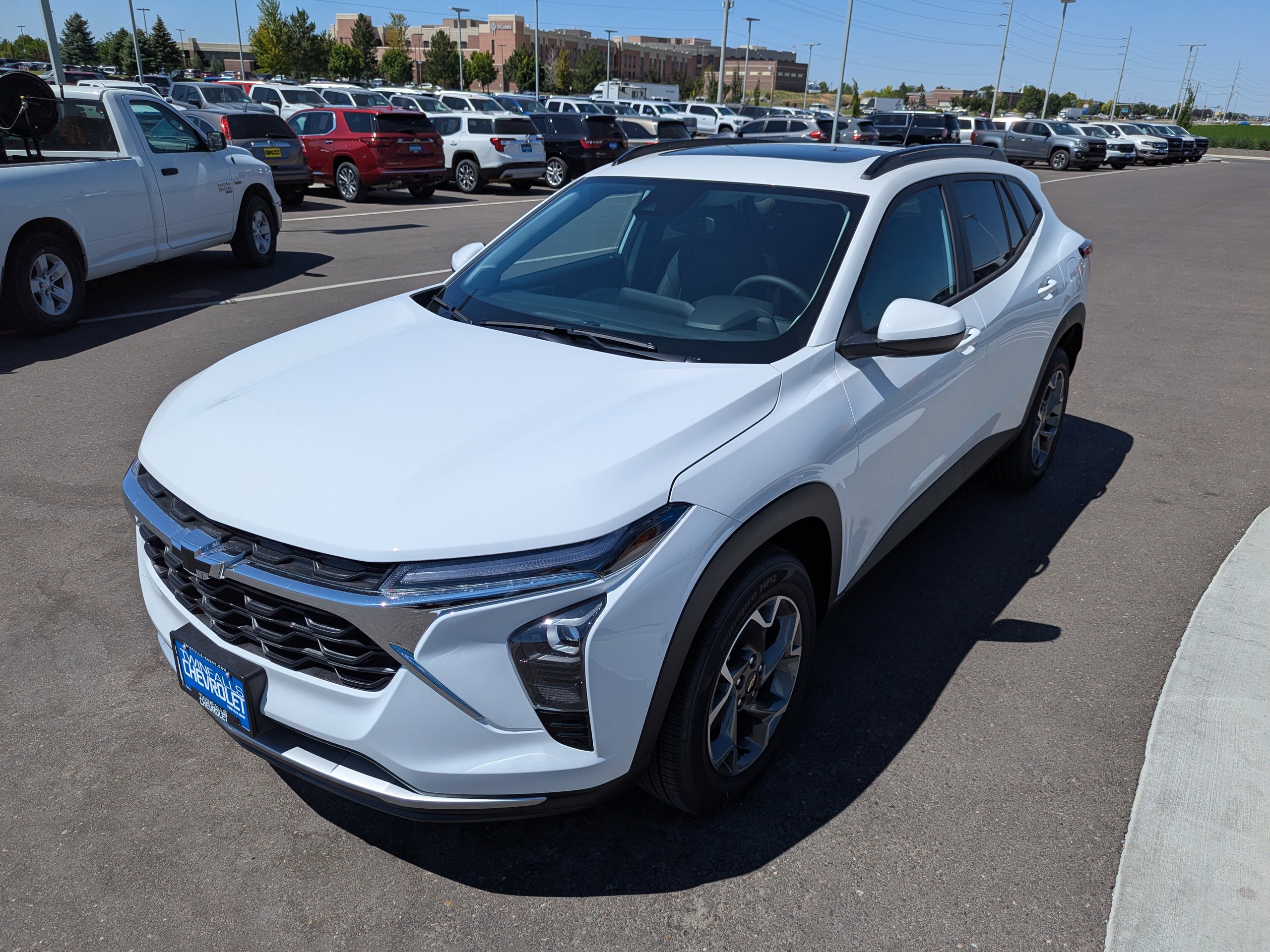 2025 Chevrolet Trax LT photo 6
