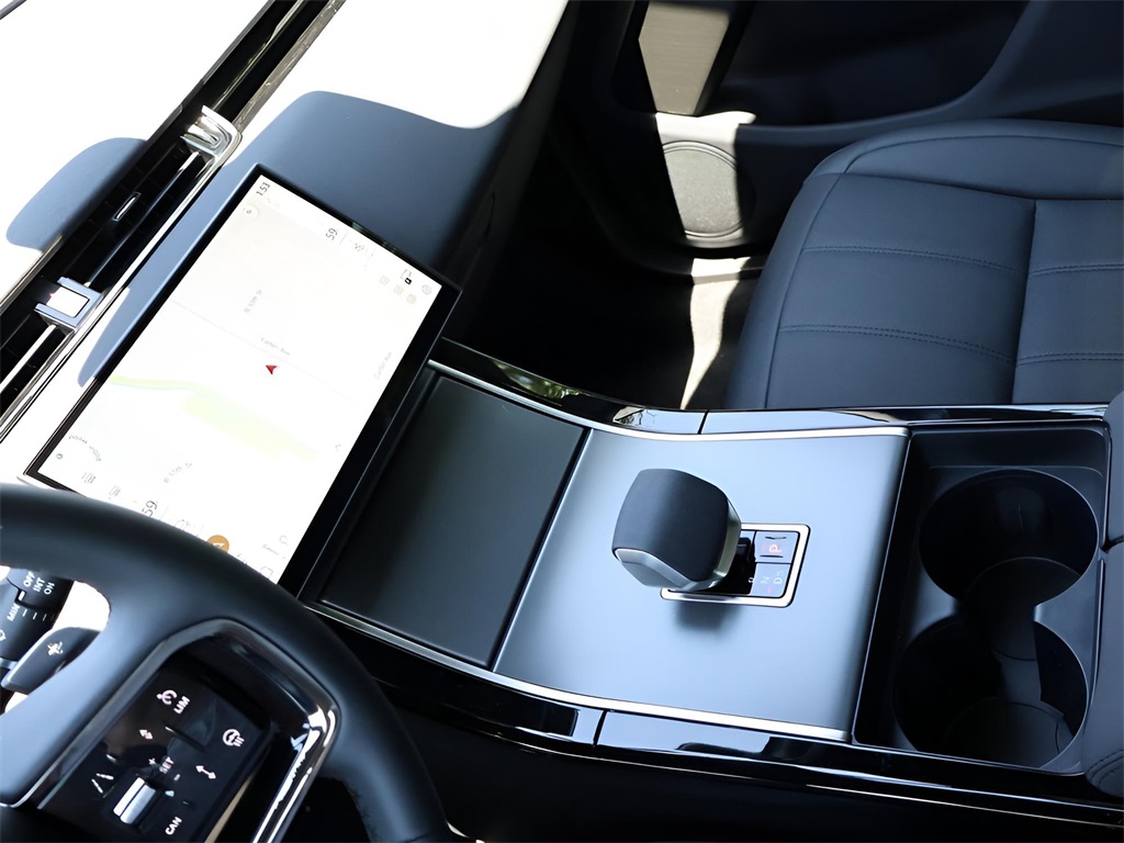 2026 Land Rover Range Rover Evoque S photo 19