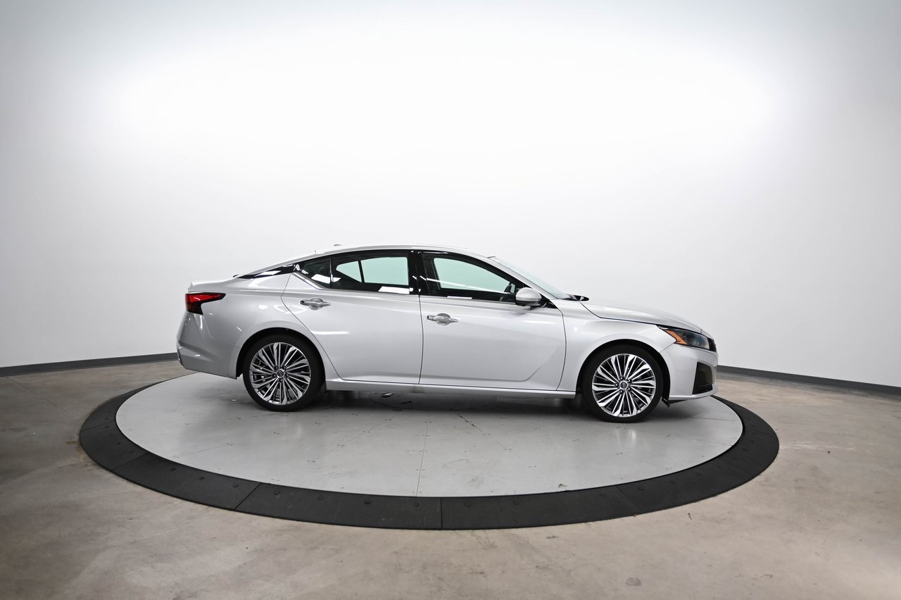 2023 Nissan Altima 2.5 SL photo 5