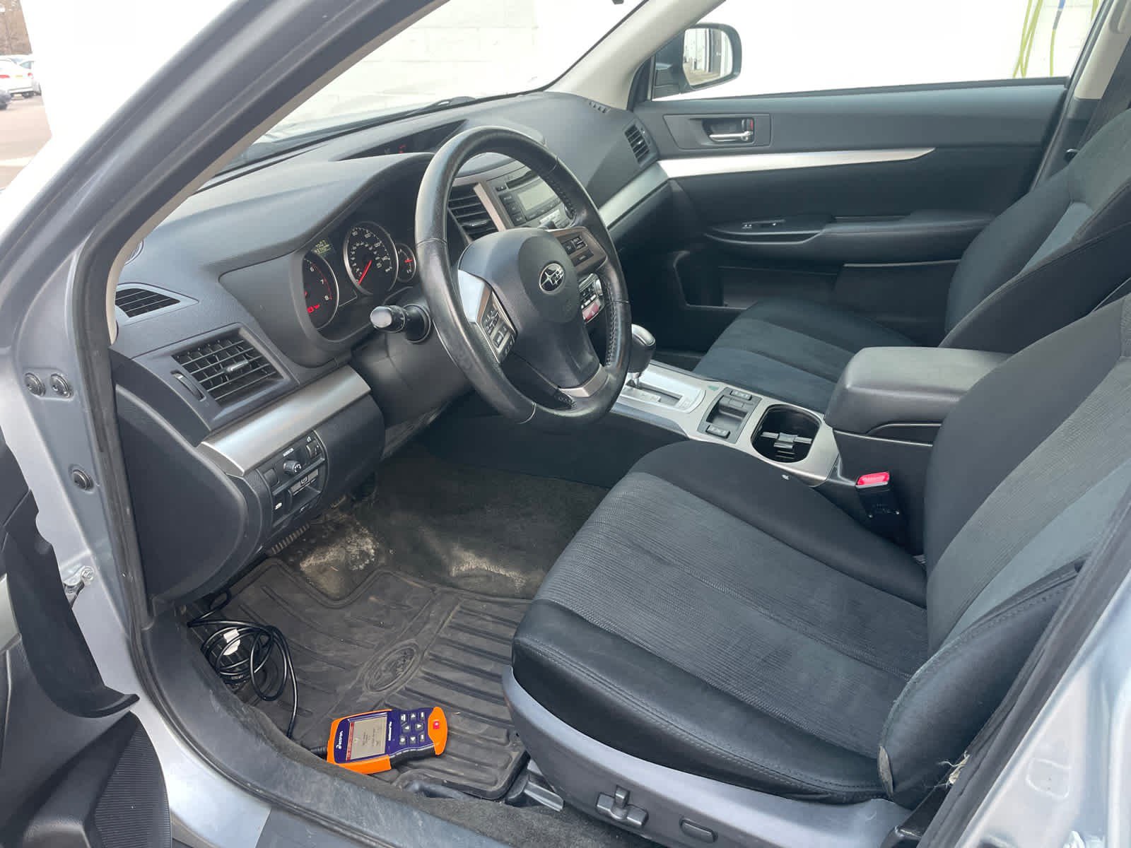 2013 Subaru Outback 2.5i Premium photo 3