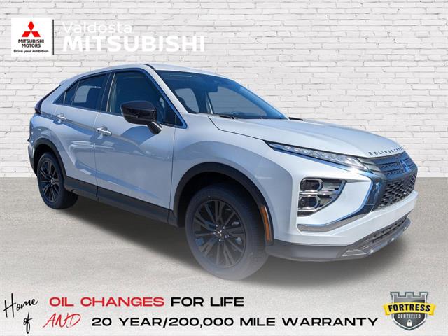 2025 Mitsubishi Eclipse Cross LE's photo