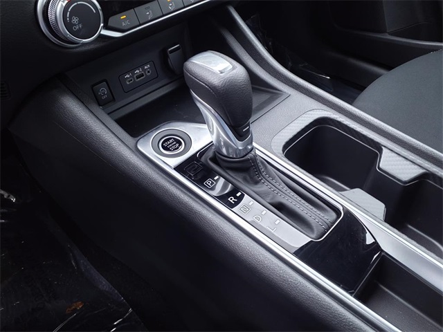 2025 Nissan Sentra SV photo 16