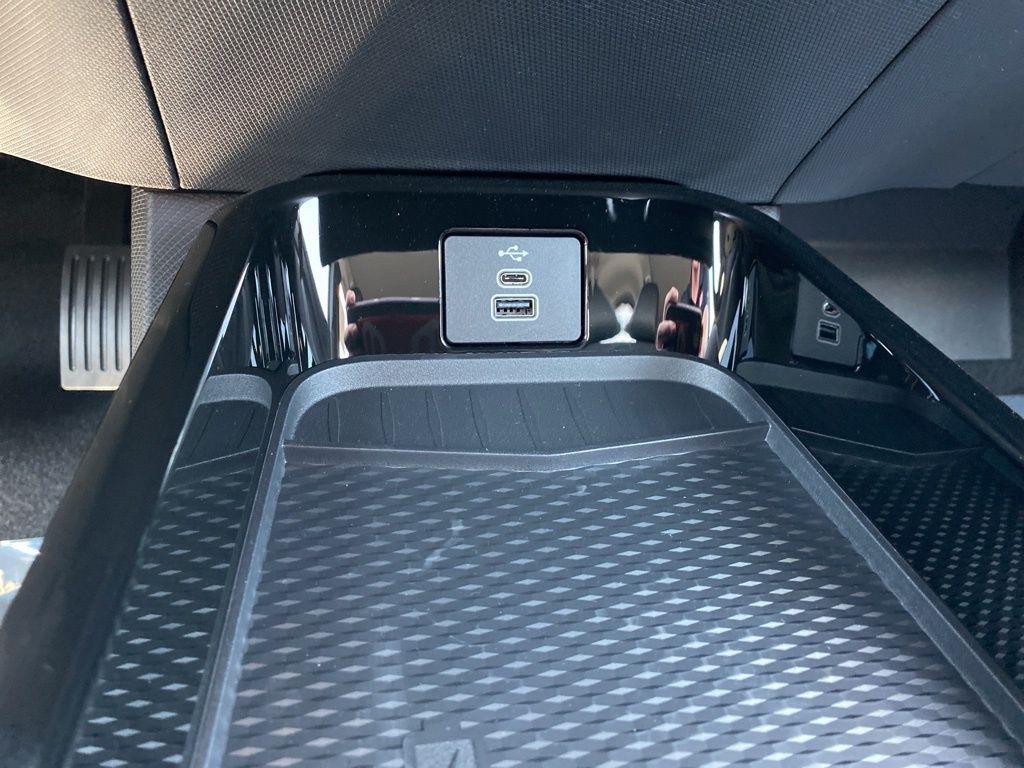 2025 Ford Mustang Mach-E Select photo 24