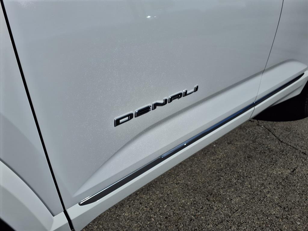 2026 Gmc Terrain Denali photo 2