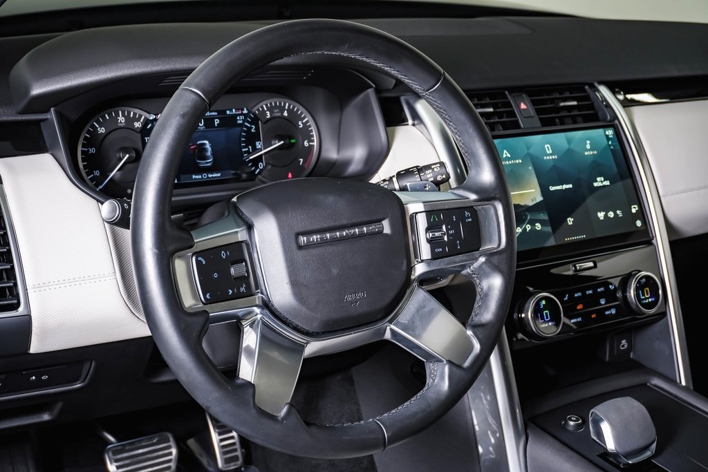 2023 Land Rover Discovery S R-Dynamic photo 18