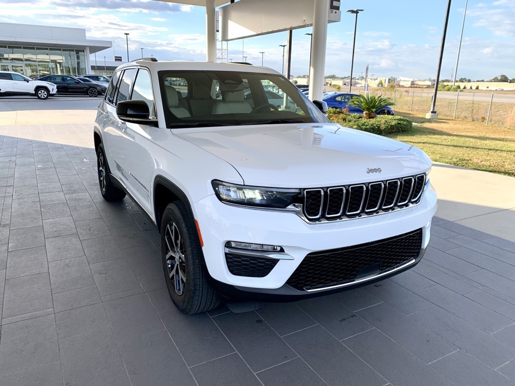 2023 Jeep Grand Cherokee Limited photo 3