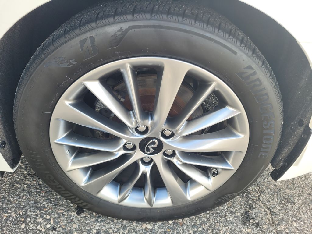 2022 Infiniti Q50 LUXE photo 3