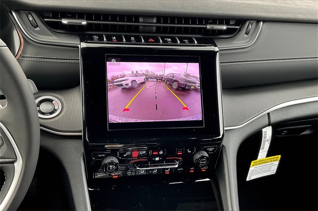 2025 Jeep Grand Cherokee Altitude photo 20
