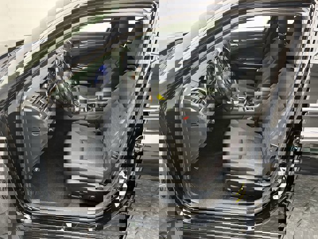 2022 Chrysler 300 Touring photo 2