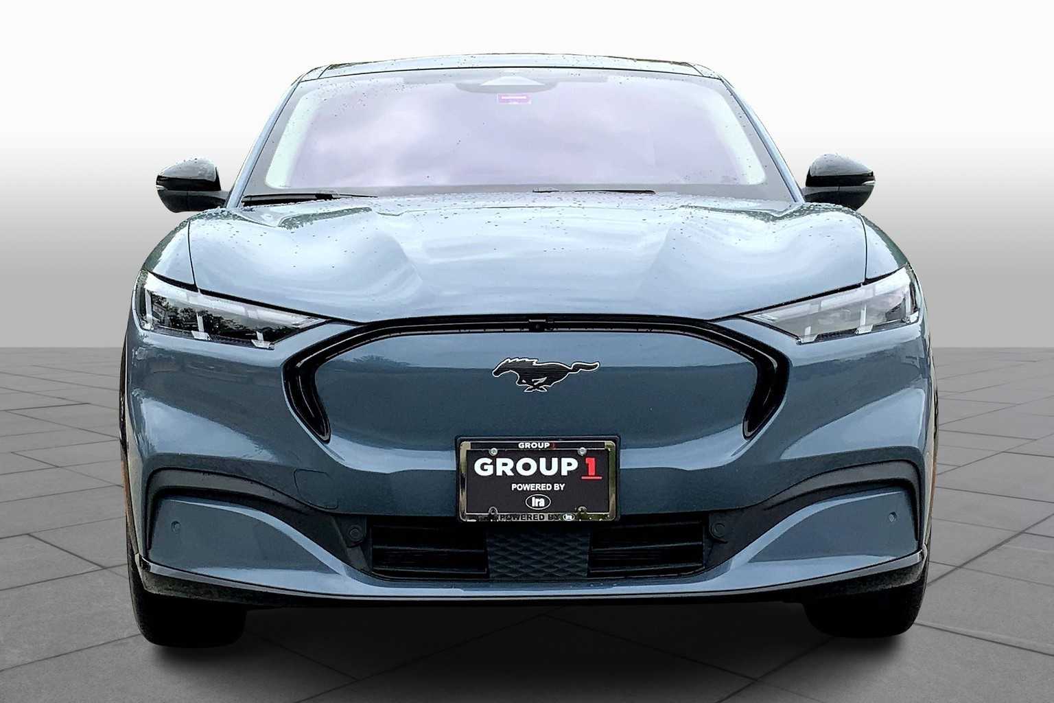 2024 Ford Mustang Mach-E Premium photo 3