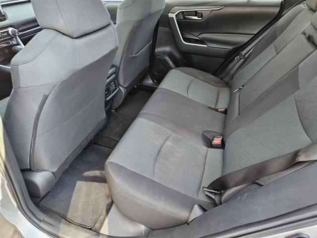 2024 Toyota RAV4 XLE photo 16