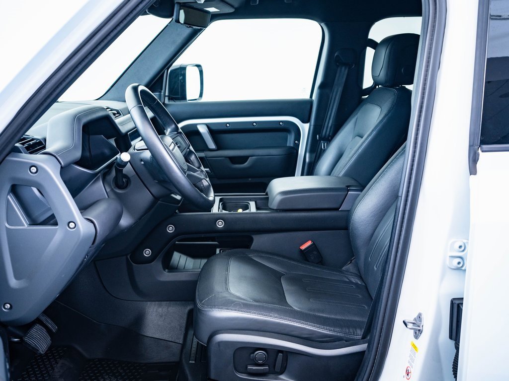 2021 Land Rover Defender 110 X-Dynamic HSE photo 4