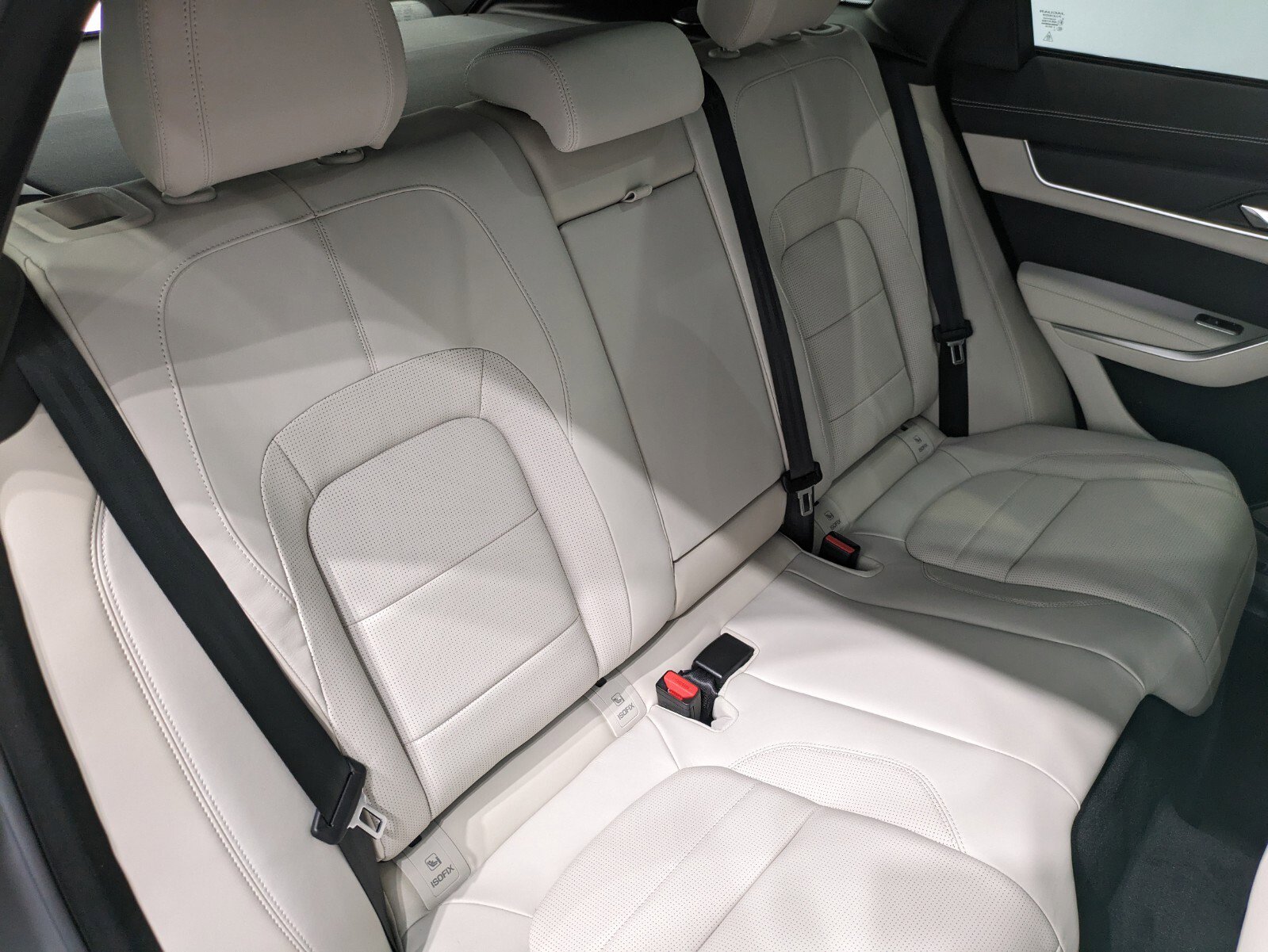 2025 Jaguar F-PACE R-Dynamic S P250 photo 19
