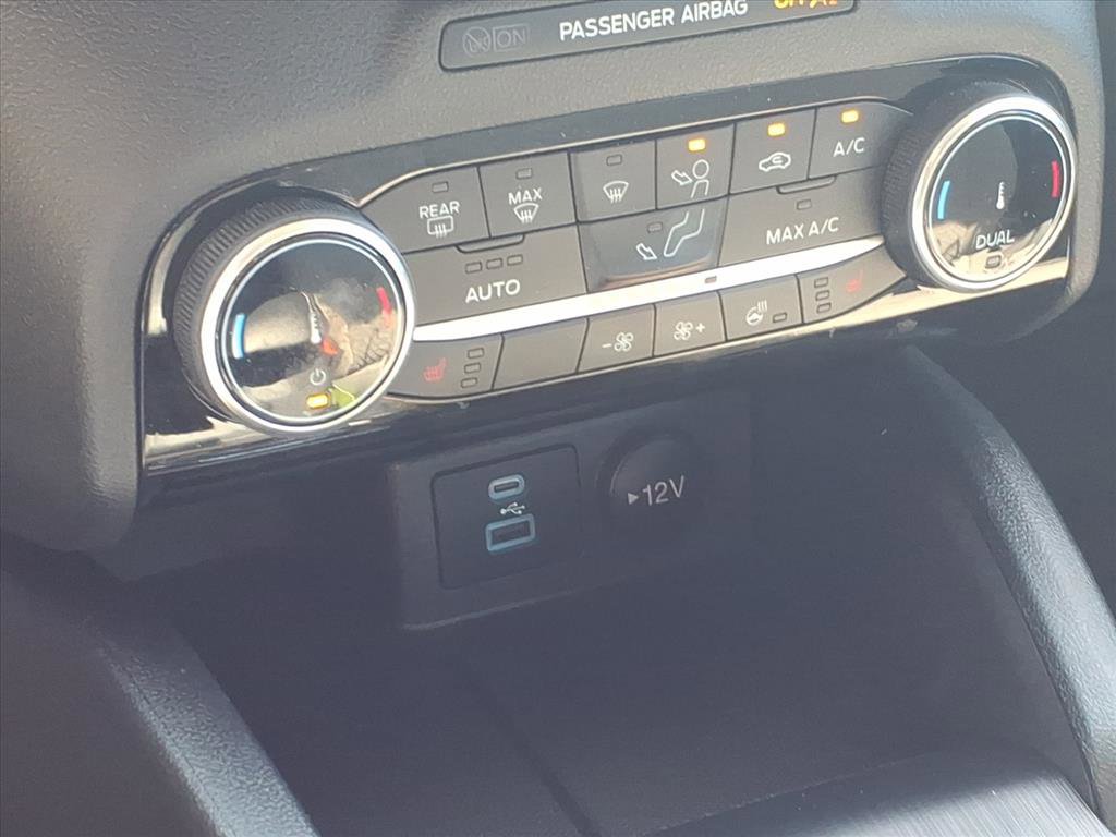 2022 Ford Escape SE photo 8