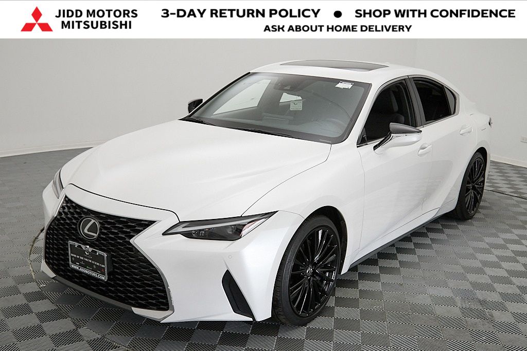 2022 Lexus IS 300's photo