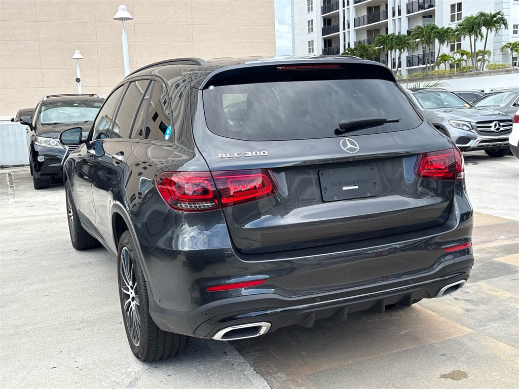 2022 Mercedes Benz GLC 300 photo 3