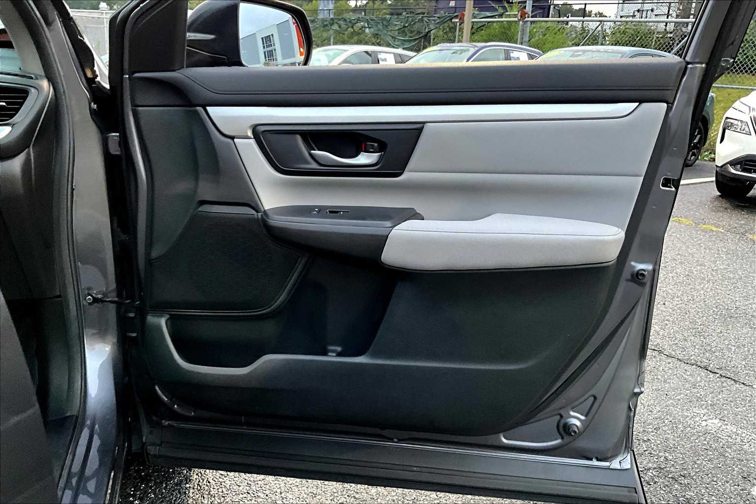 2017 Honda CR-V LX photo 20