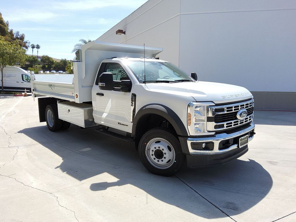 2024 Ford F-550 photo 3