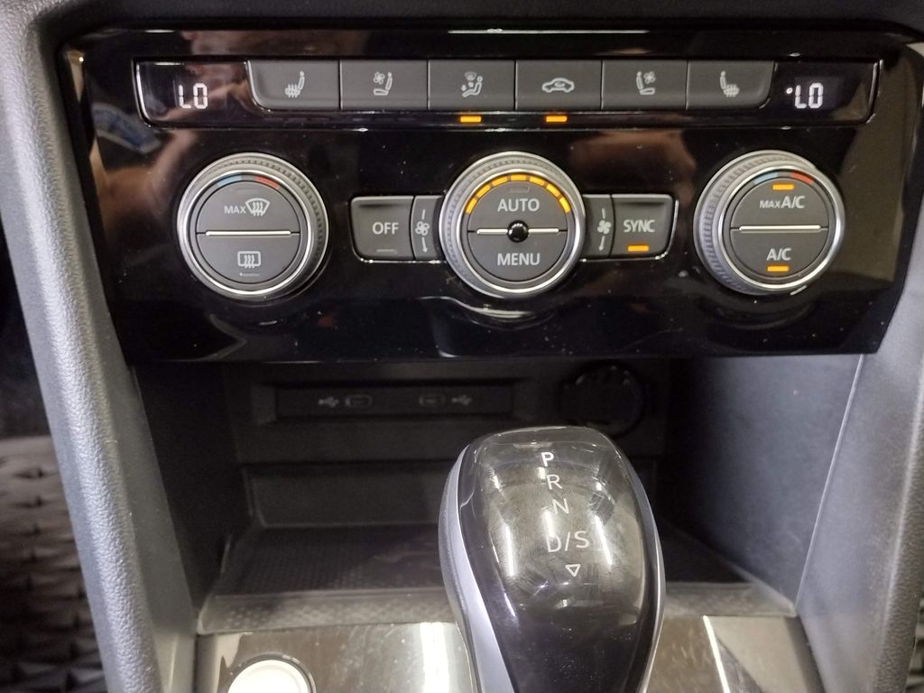 2024 Volkswagen Taos SEL photo 28