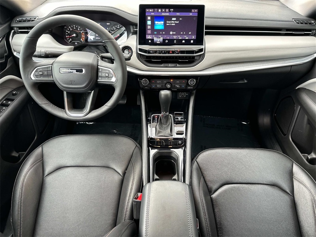 2024 Jeep Compass Limited photo 3