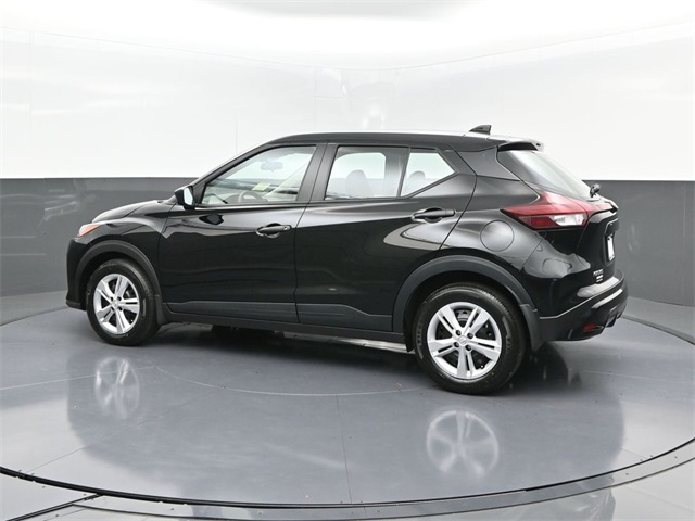 2025 Nissan Kicks Play S photo 2
