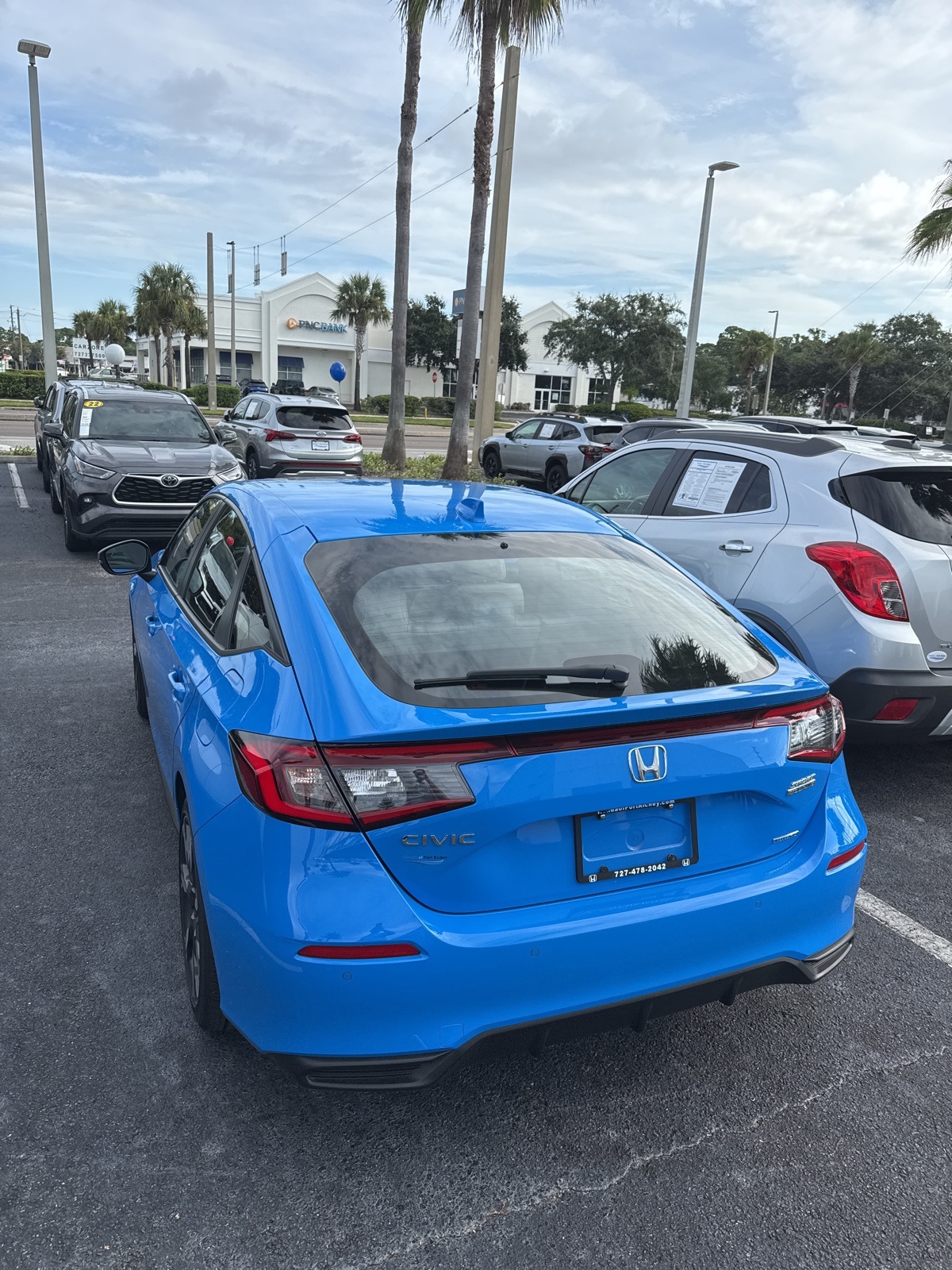 2025 Honda Civic Hatchback Hybrid Sport Touring photo 4