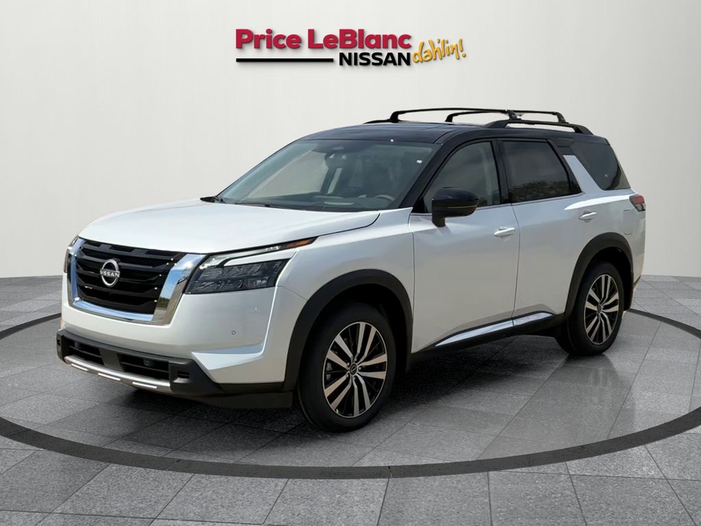 2025 Nissan Pathfinder Platinum photo 3