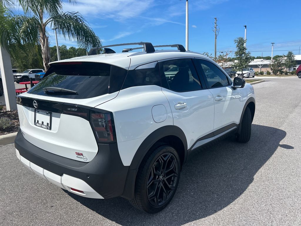 2026 Nissan Kicks SR photo 2