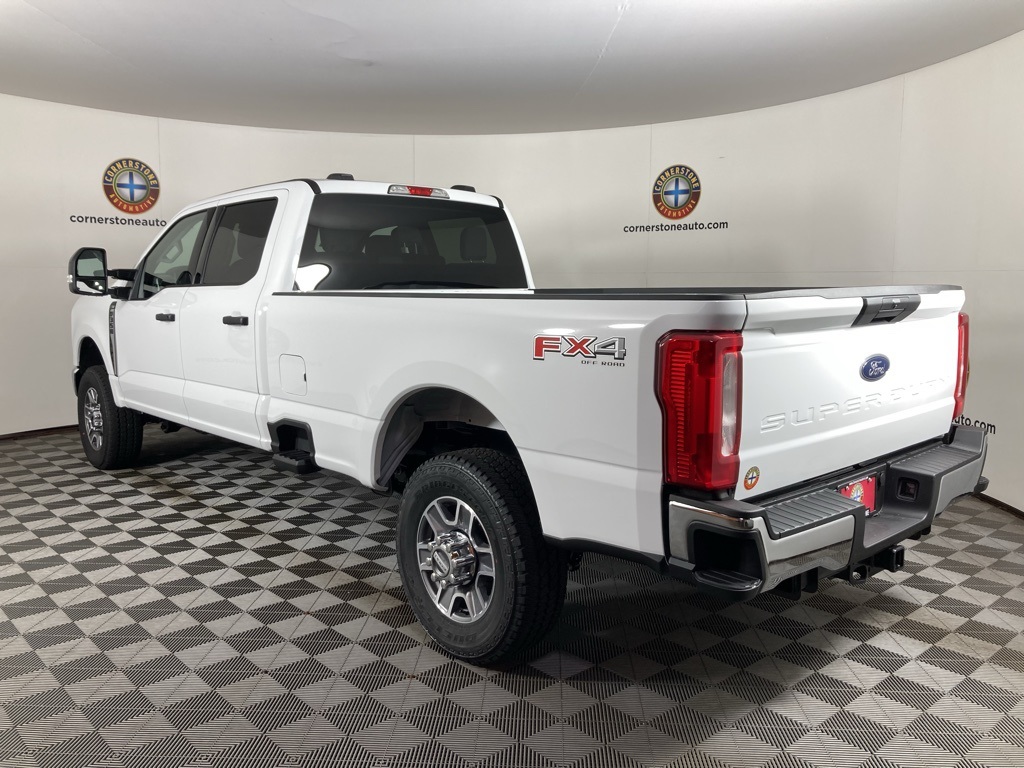 2025 Ford F-350 XLT photo 8