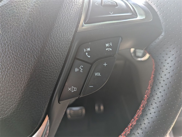 2021 Ford Edge ST photo 16