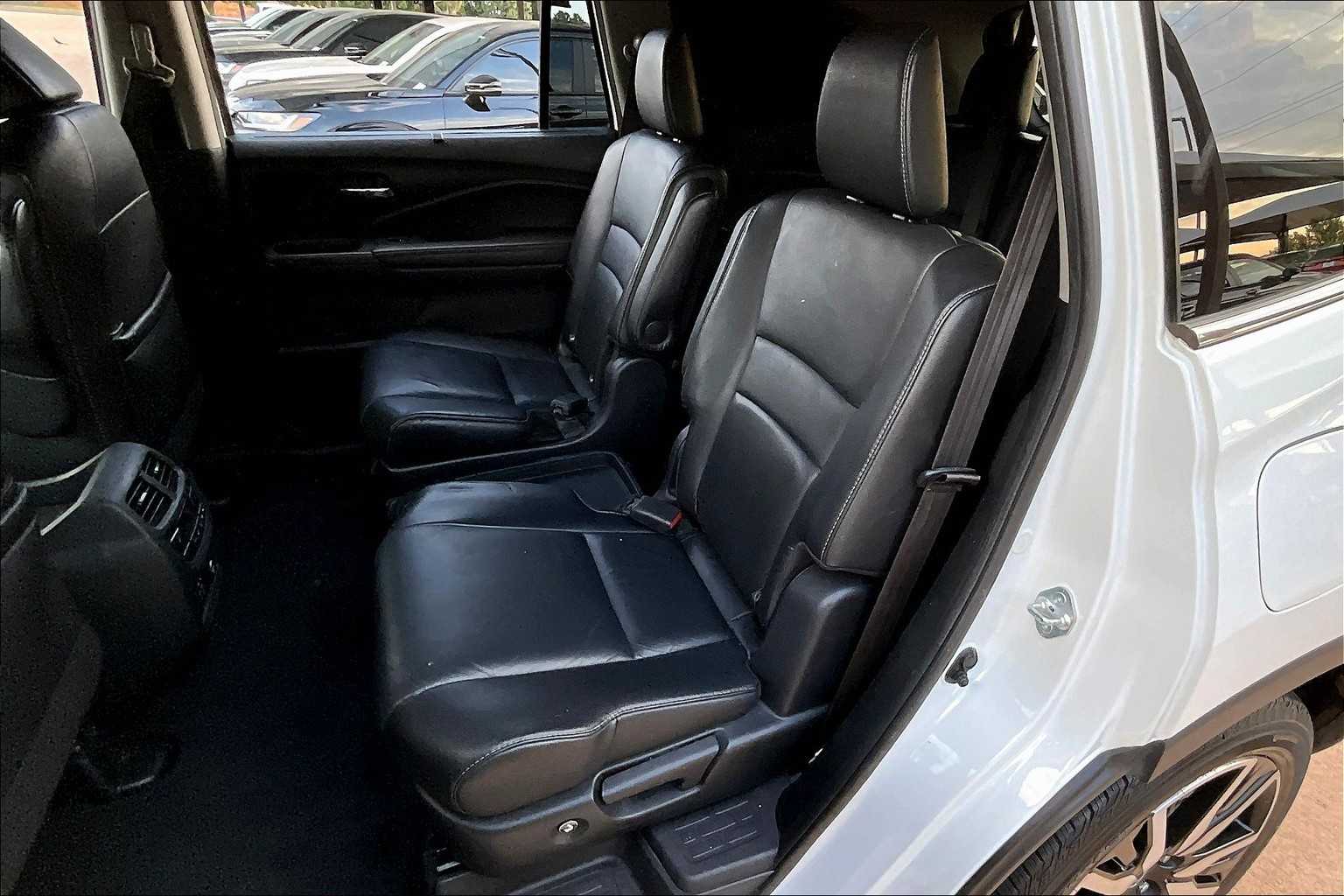 2022 Honda Pilot Touring photo 19