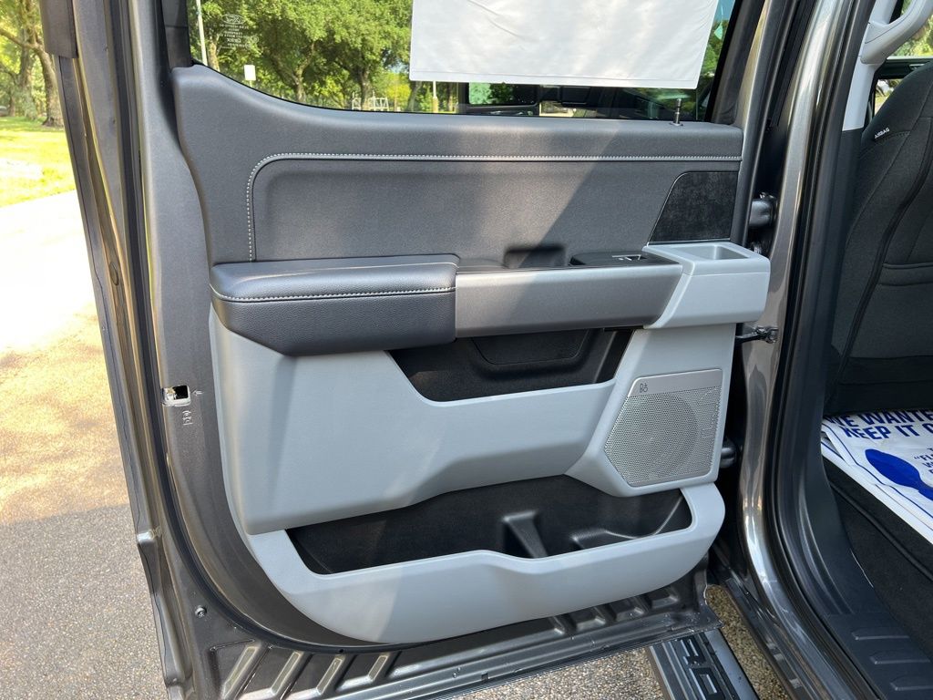 2026 Ford F-350 XLT photo 41