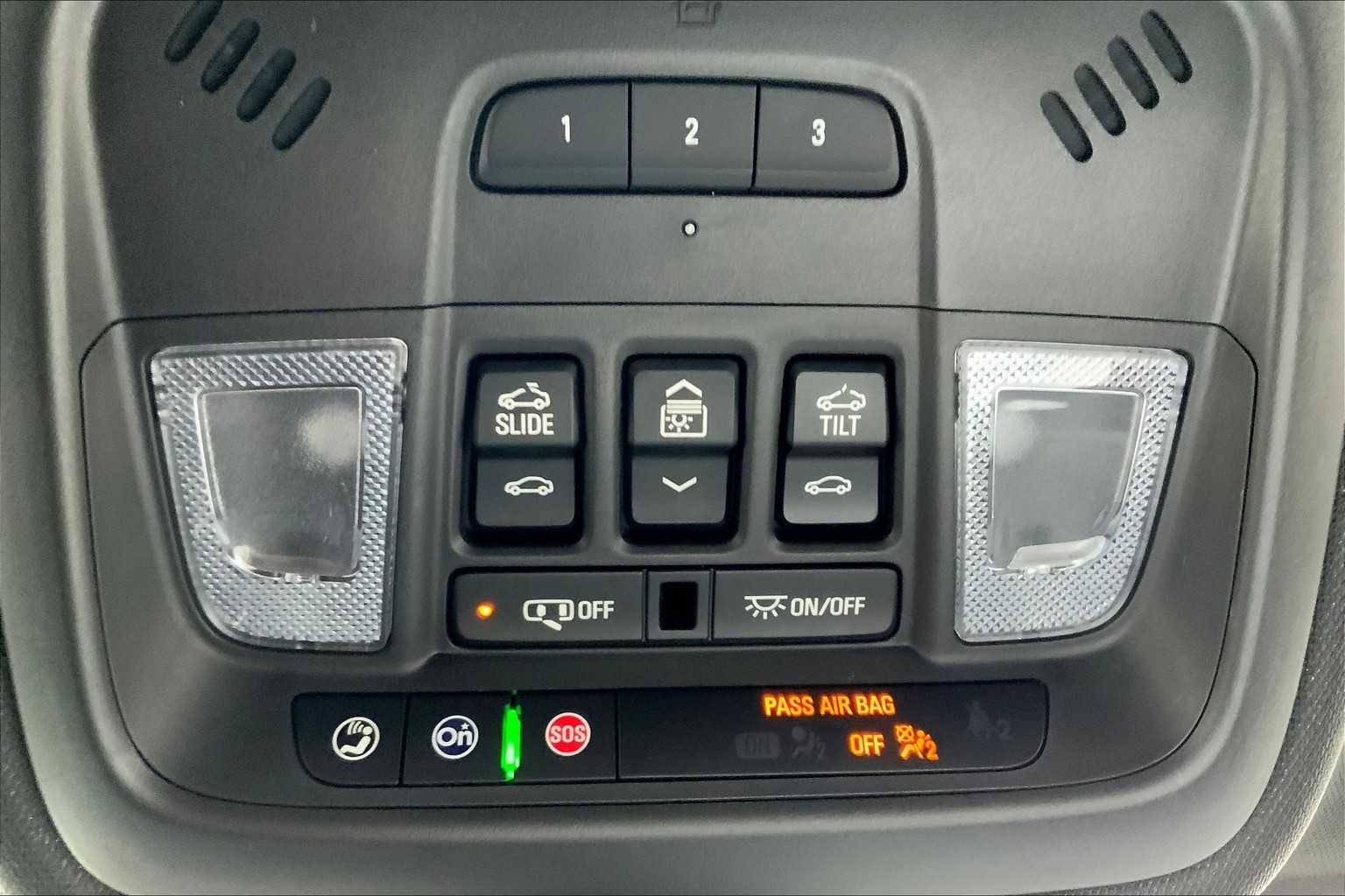 2023 Chevrolet Traverse Premier photo 32