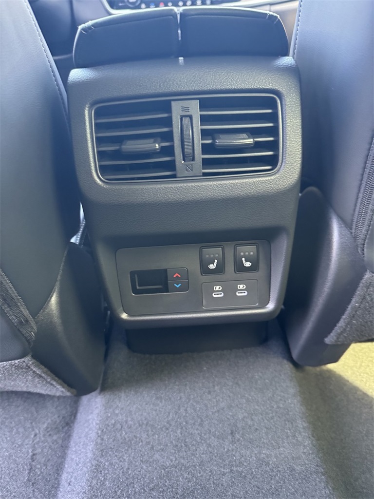 2026 Nissan Rogue Platinum photo 13