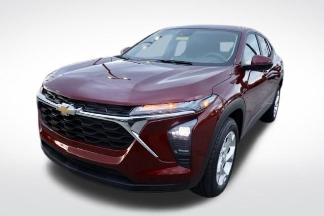 2024 Chevrolet Trax LS photo 3