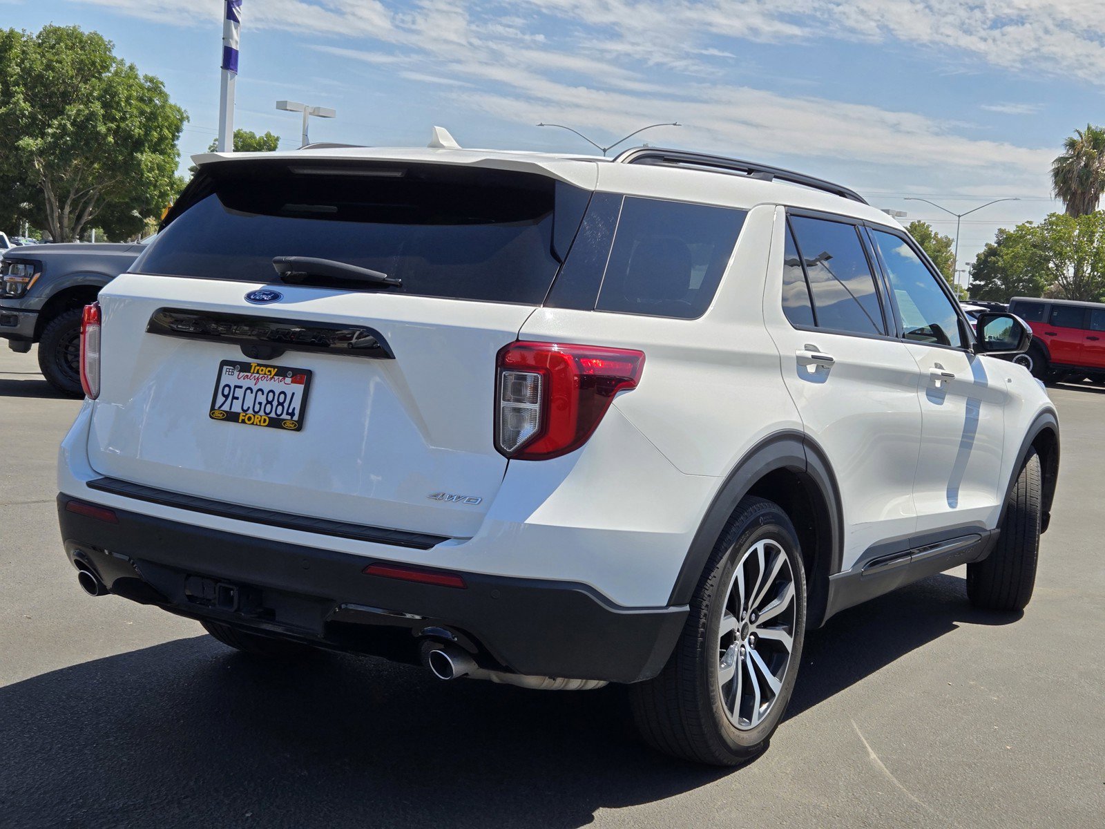 2022 Ford Explorer ST-Line photo 4