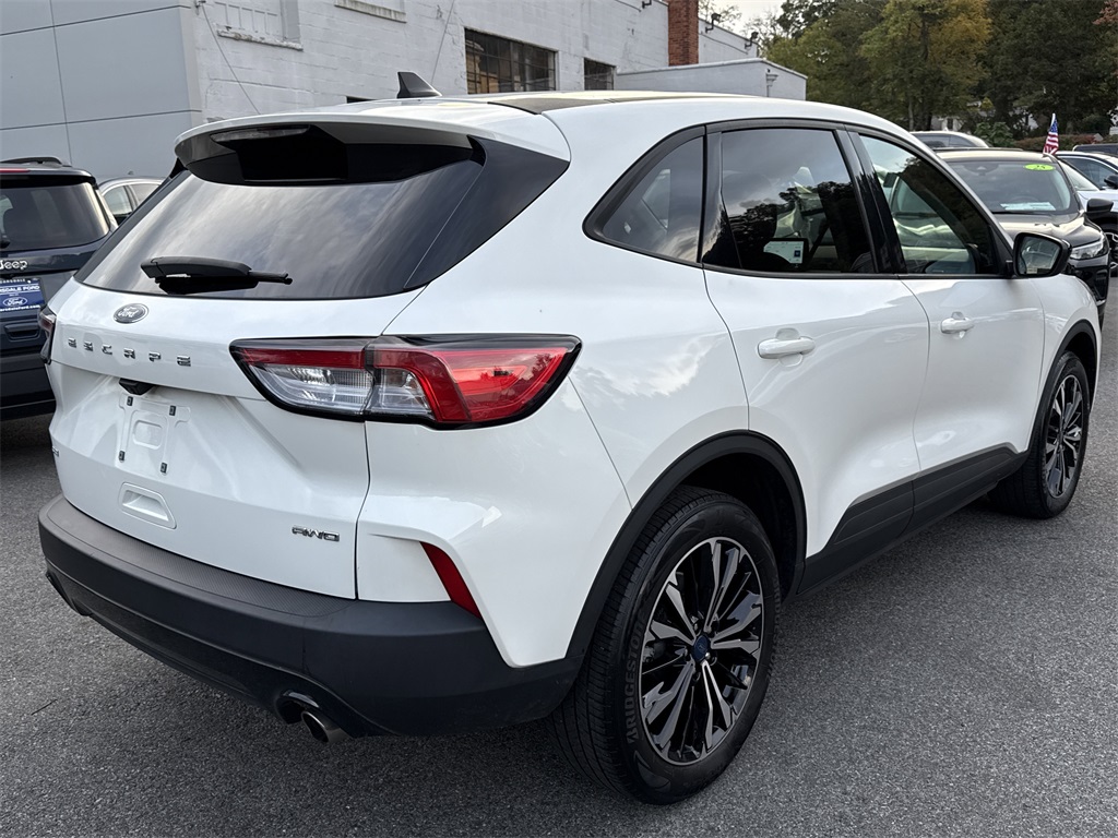 2022 Ford Escape SE photo 3