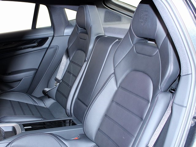 2025 Porsche Panamera 4 photo 22