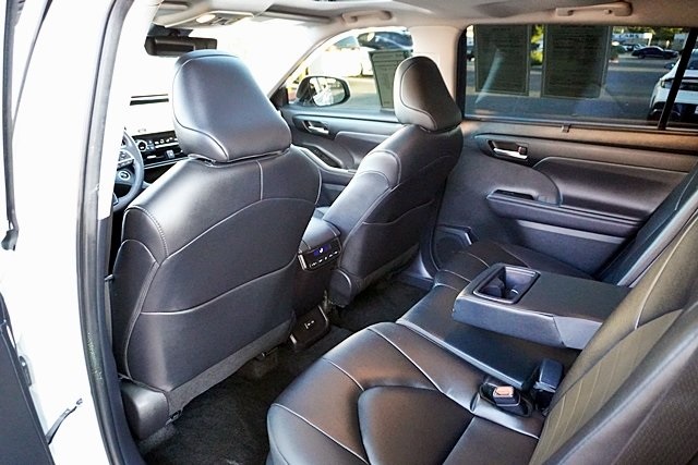 Used 2024 White Toyota LE image 17