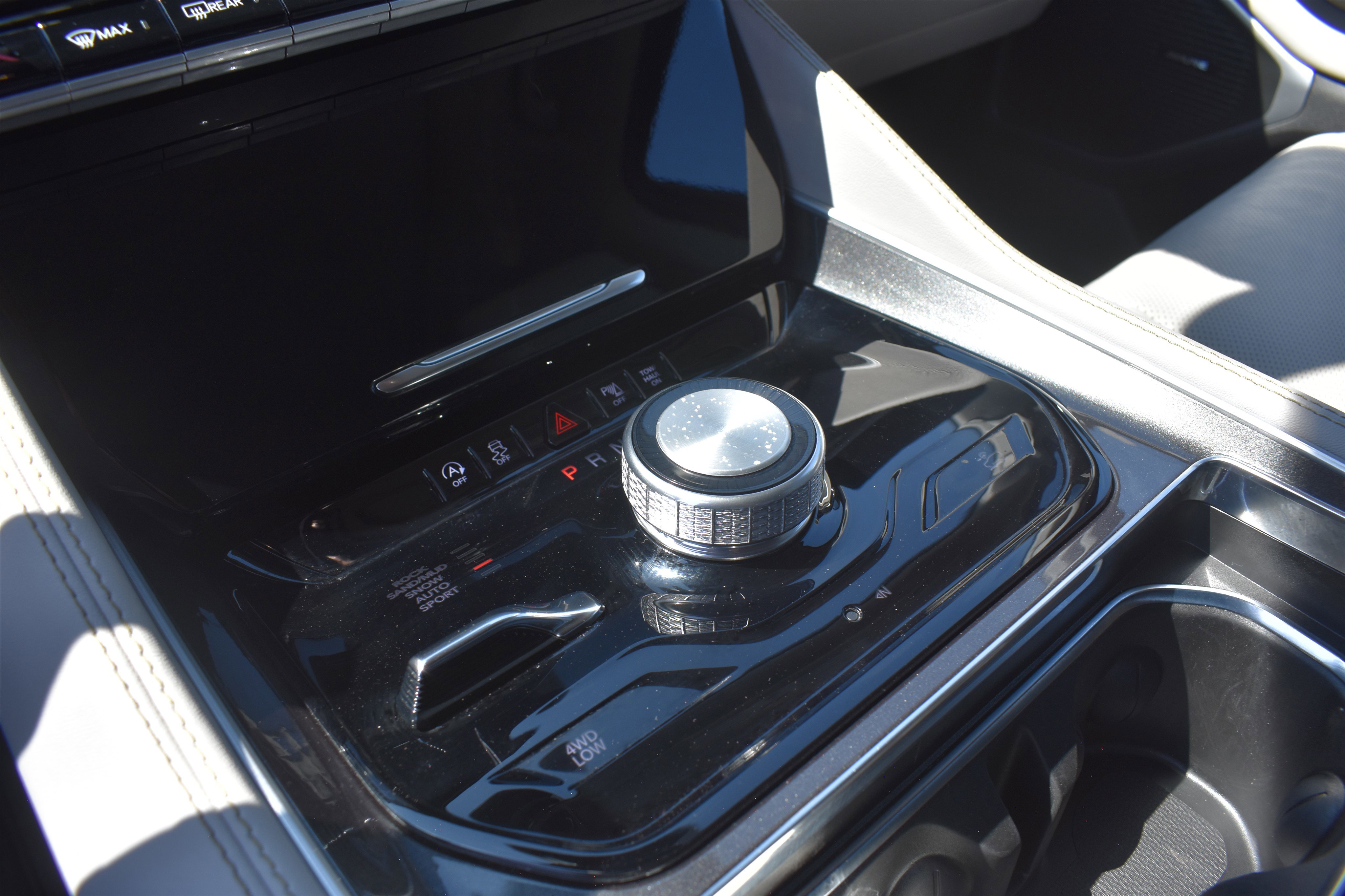 2024 Jeep Wagoneer Base photo 19