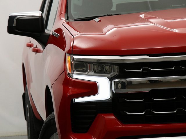 2023 Chevrolet Silverado 1500 LT photo 4