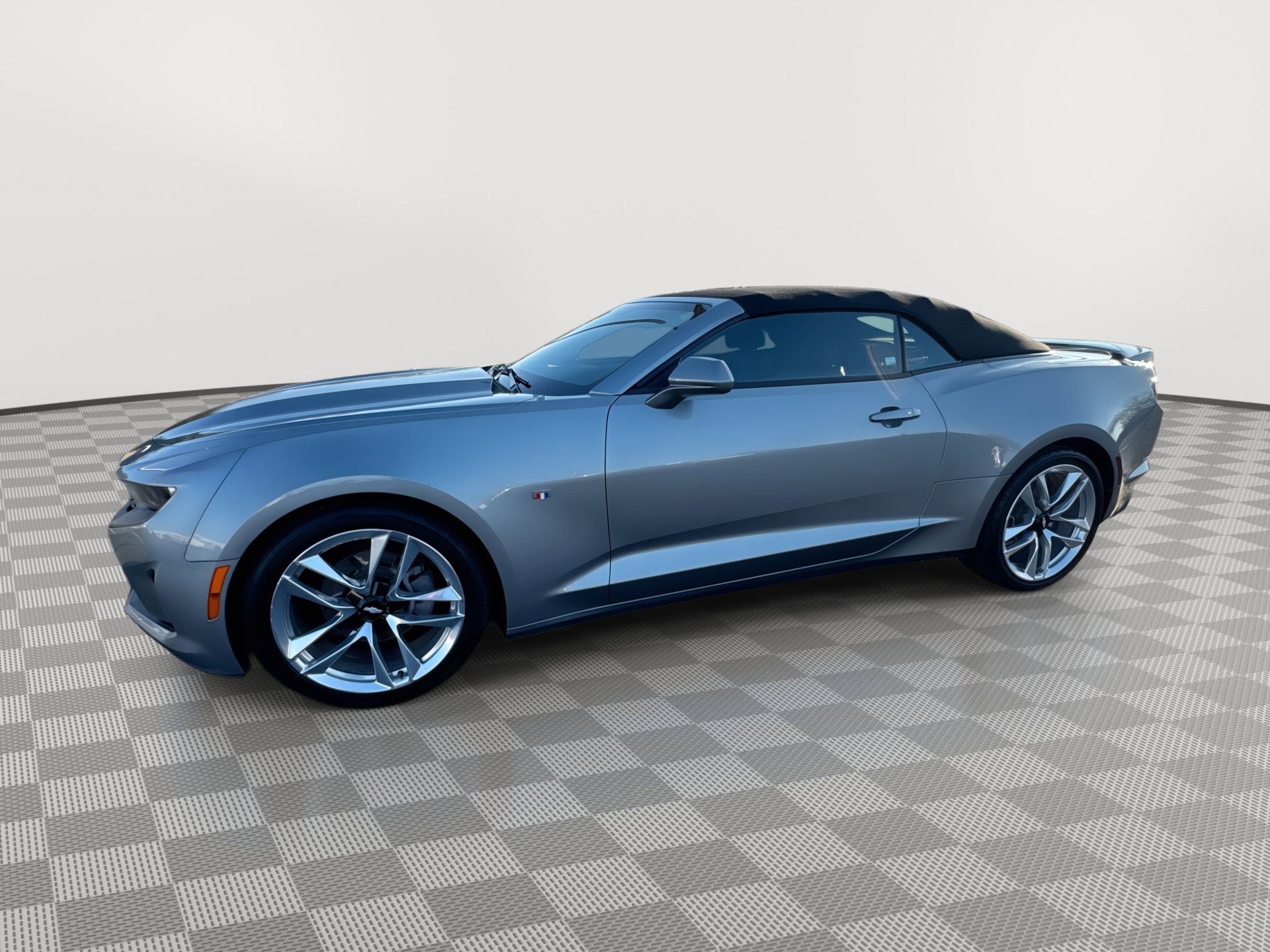 2023 Chevrolet Camaro 1LT's photo