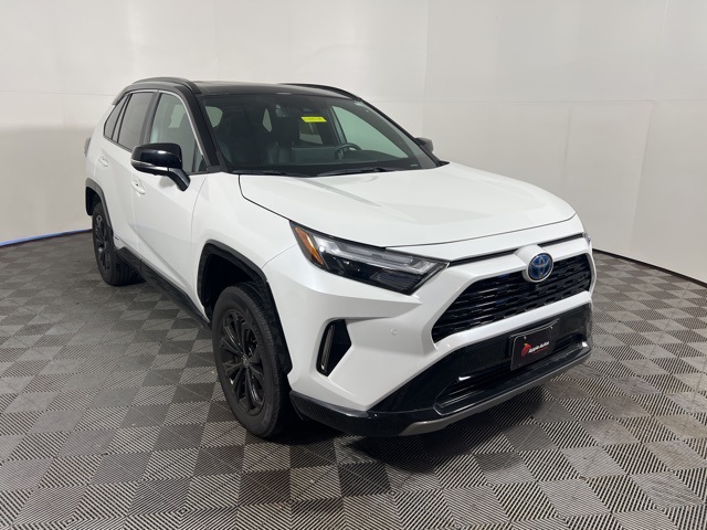 2024 Toyota RAV4 XSE's photo