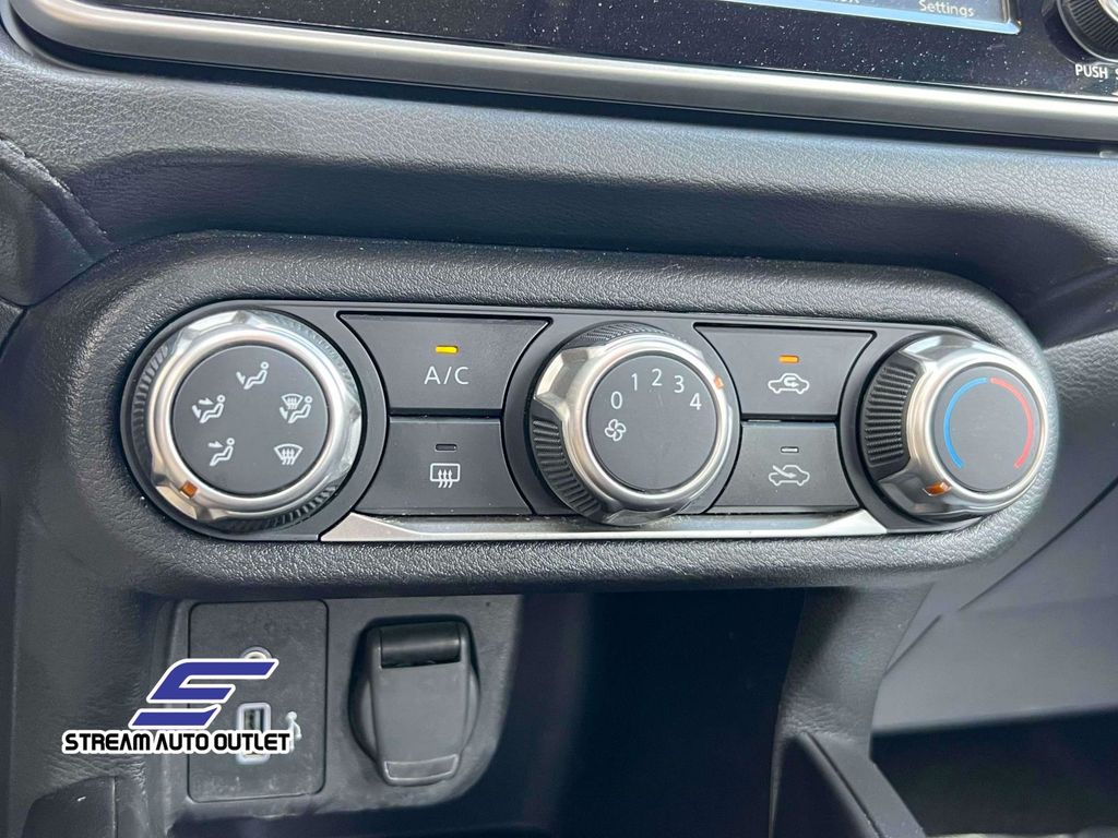 2025 Nissan Versa 1.6 S photo 23