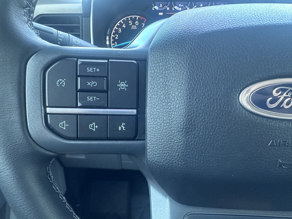 2023 Ford F-150 XLT photo 7