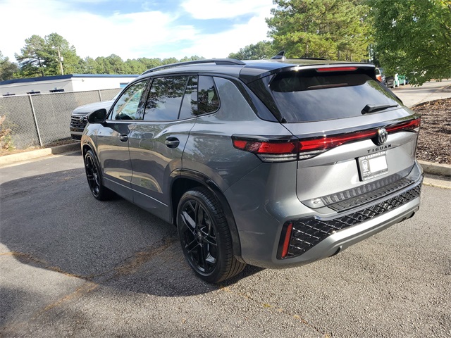 2025 Volkswagen Tiguan SE R-Line Black photo 4