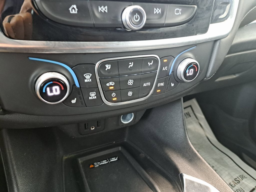 2023 Chevrolet Traverse Cloth photo 12