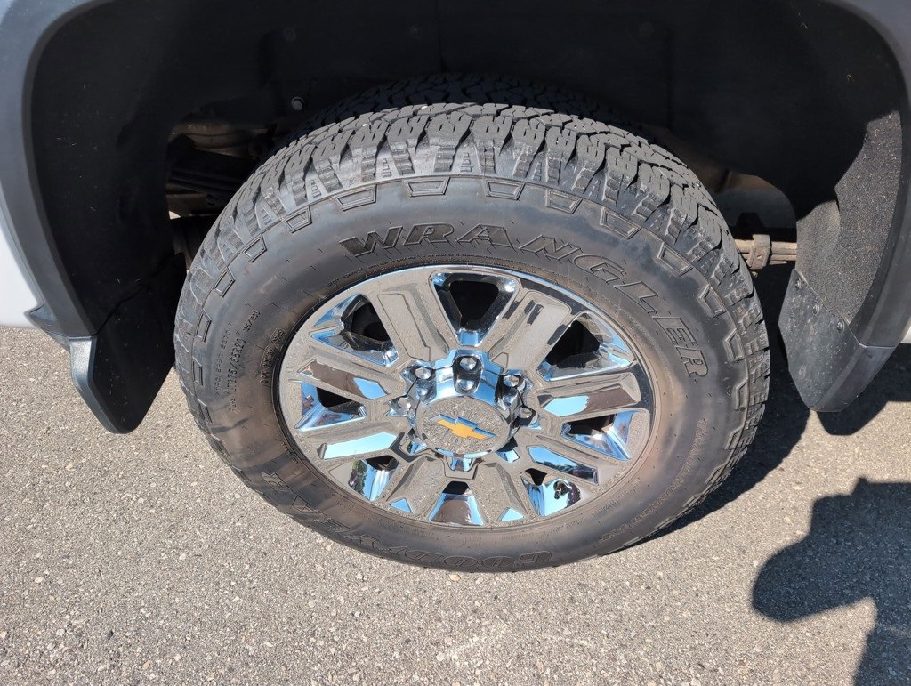 2024 Chevrolet Silverado High Country photo 9