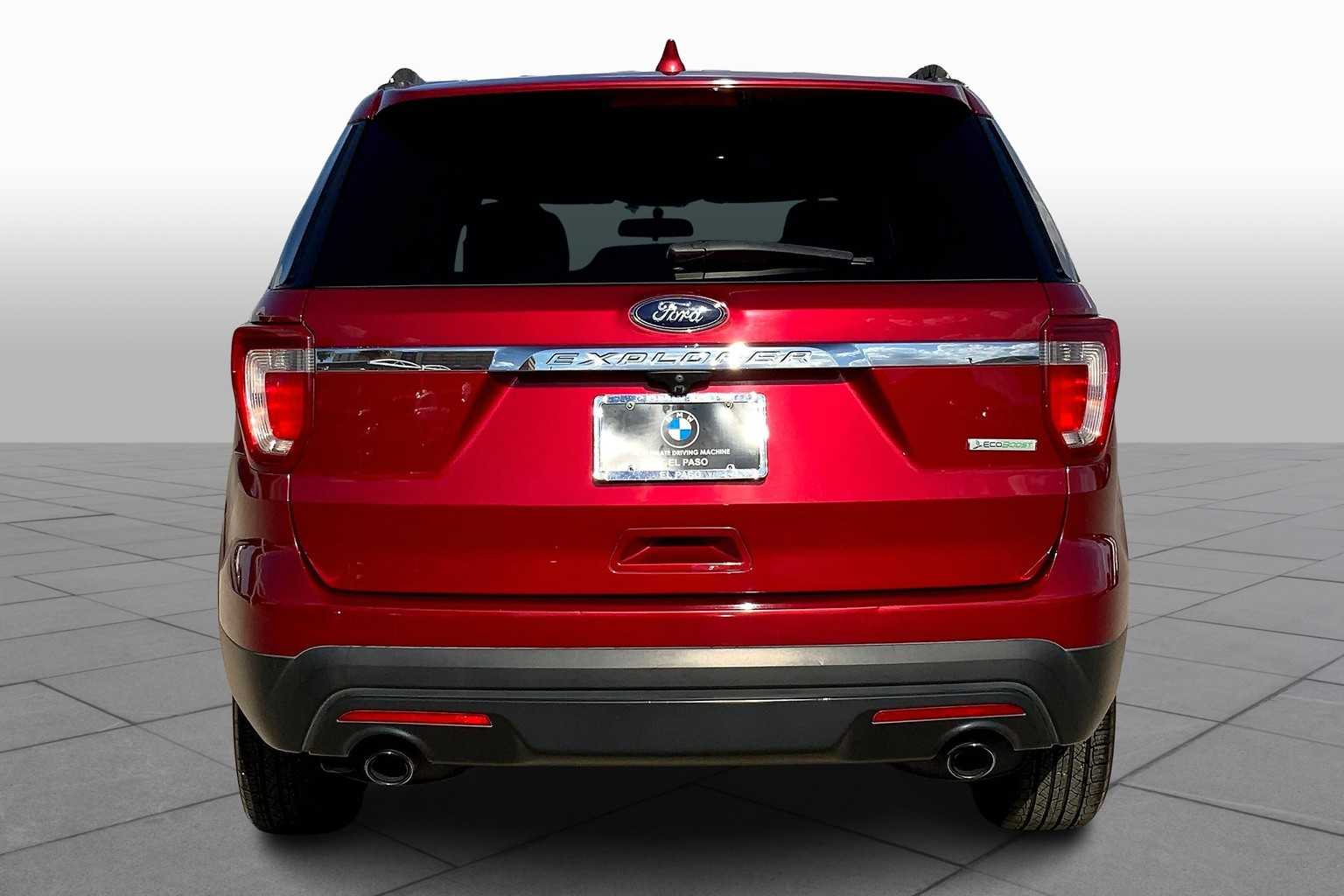2017 Ford Explorer Base photo 4