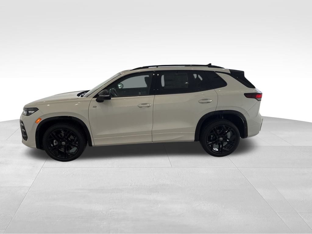 2025 Volkswagen Tiguan SE R-Line Black photo 2